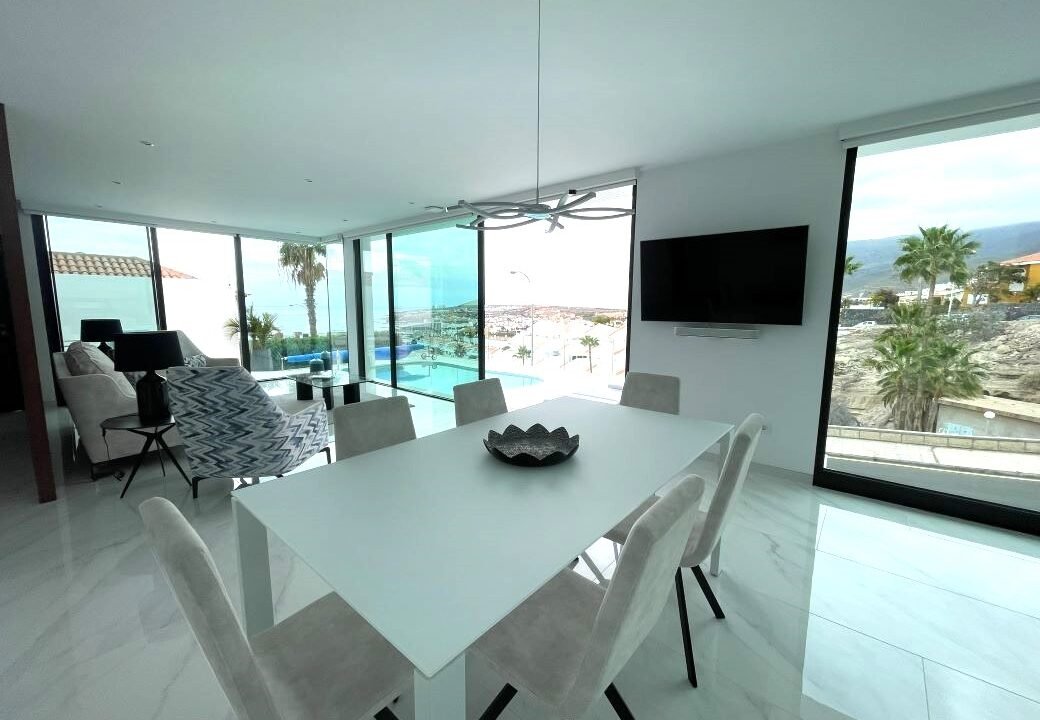 Dining and Lounge area