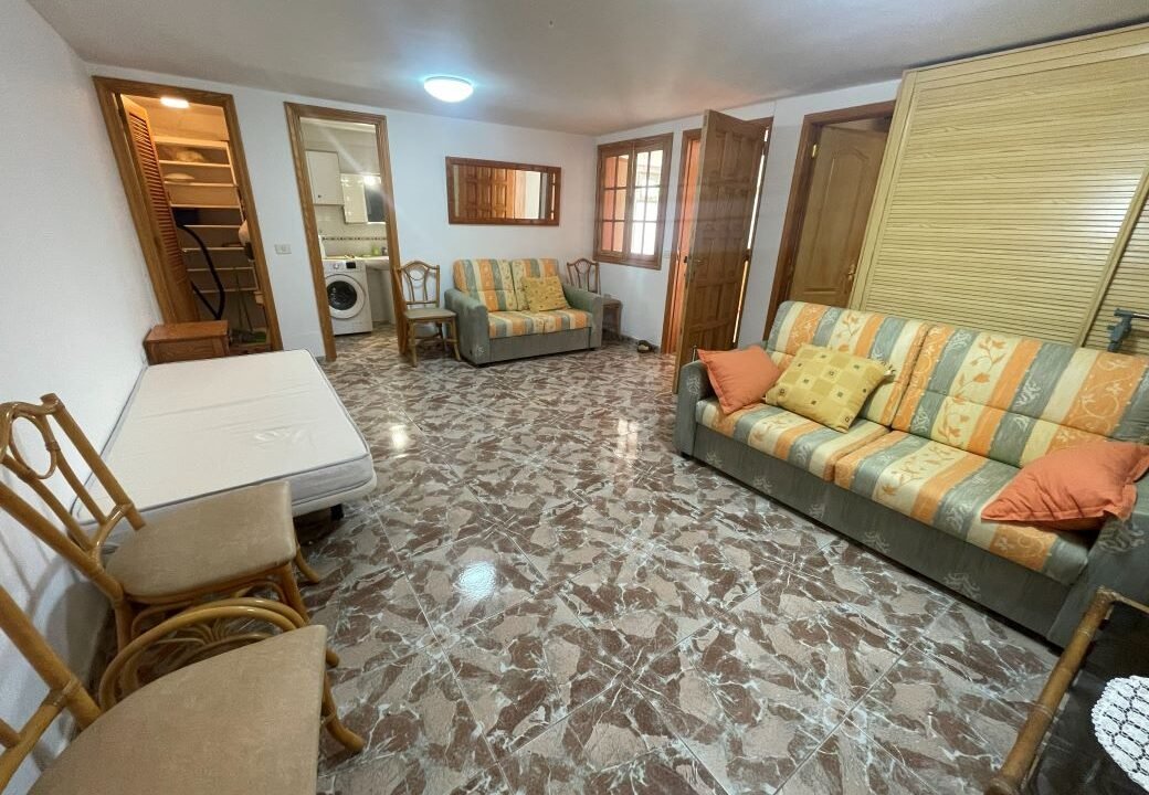 lounge apartment