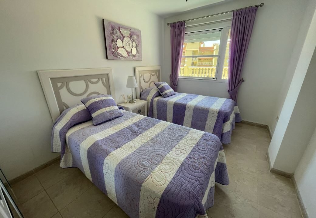 Bedroom 2 (2)