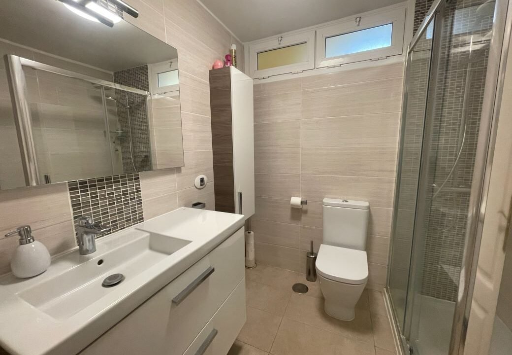 En-Suite bathroom 2
