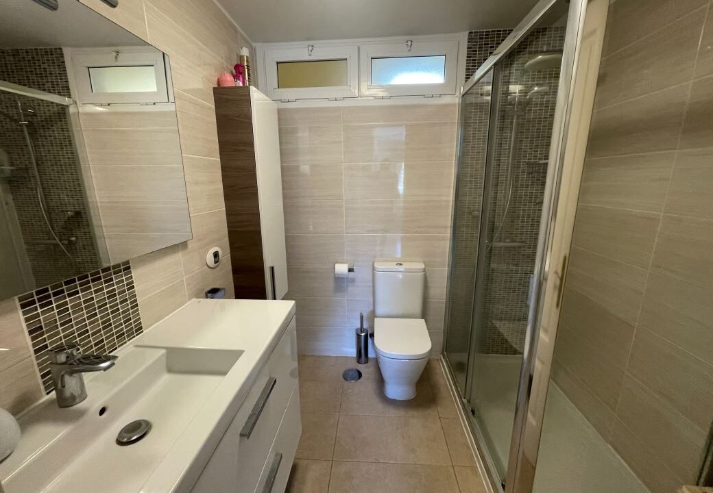 En-suite bathroom